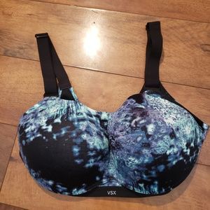 Victoria's Secret VSX 34D sports bra